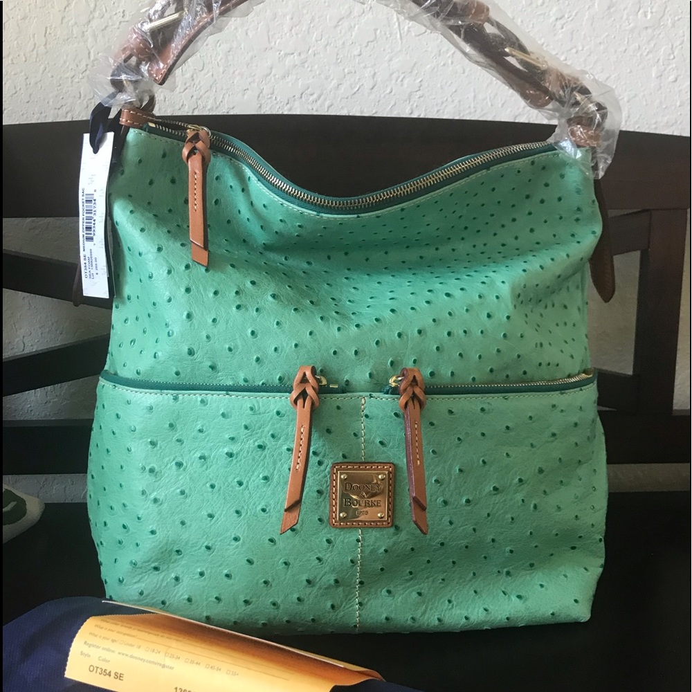 NWT Dooney & Bourke Med Zipper Pocket Sac Ostrich